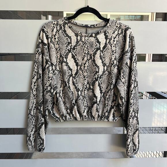 Zara Gray Snake Print Cropped Pullover Sweater Size S - Picture 2 of 4